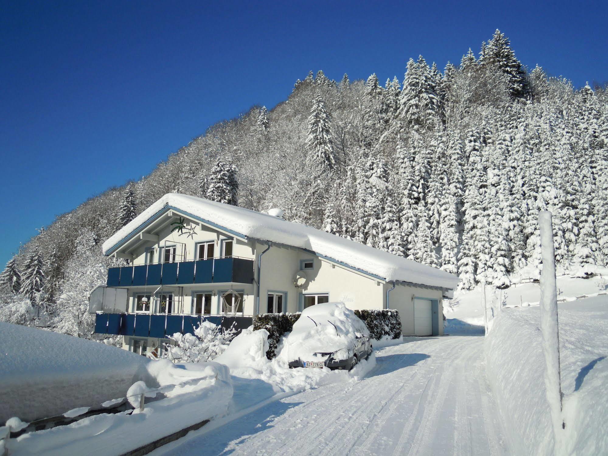 Haus Roecken Apartment Dalaas Bagian luar foto